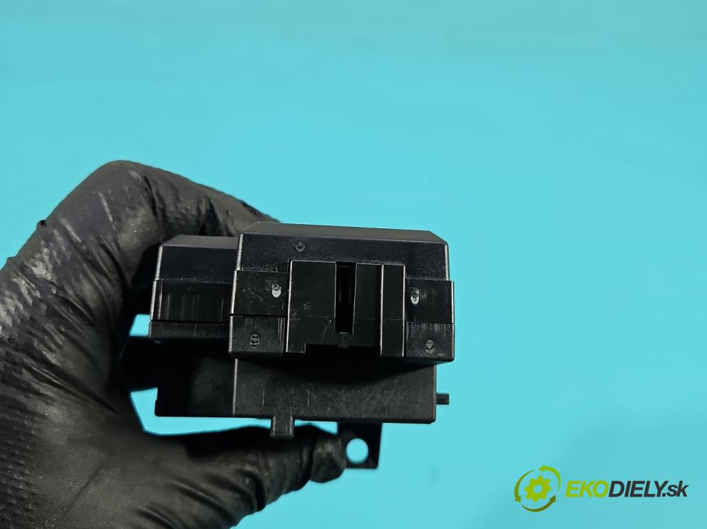 Audi Q5 2008-2016 2.0 TFSI 252KM automatic 185 kW 1984 cm3 5- Spínačka 8K0909131D (Spínacia skrinka)