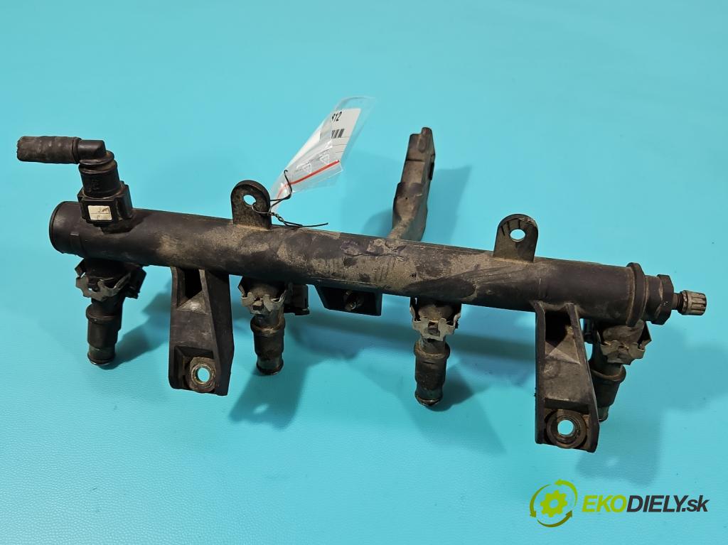 Citroen C3 I 2002-2009 1.4 8V 73 HP manual 54 kW 1360 cm3 5- vstrek 01F002A (Vstrekovač paliva)