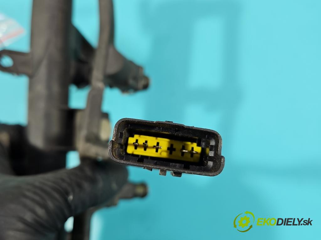 Citroen C3 I 2002-2009 1.4 8V 73 HP manual 54 kW 1360 cm3 5- vstrek 01F002A (Vstrekovač paliva)