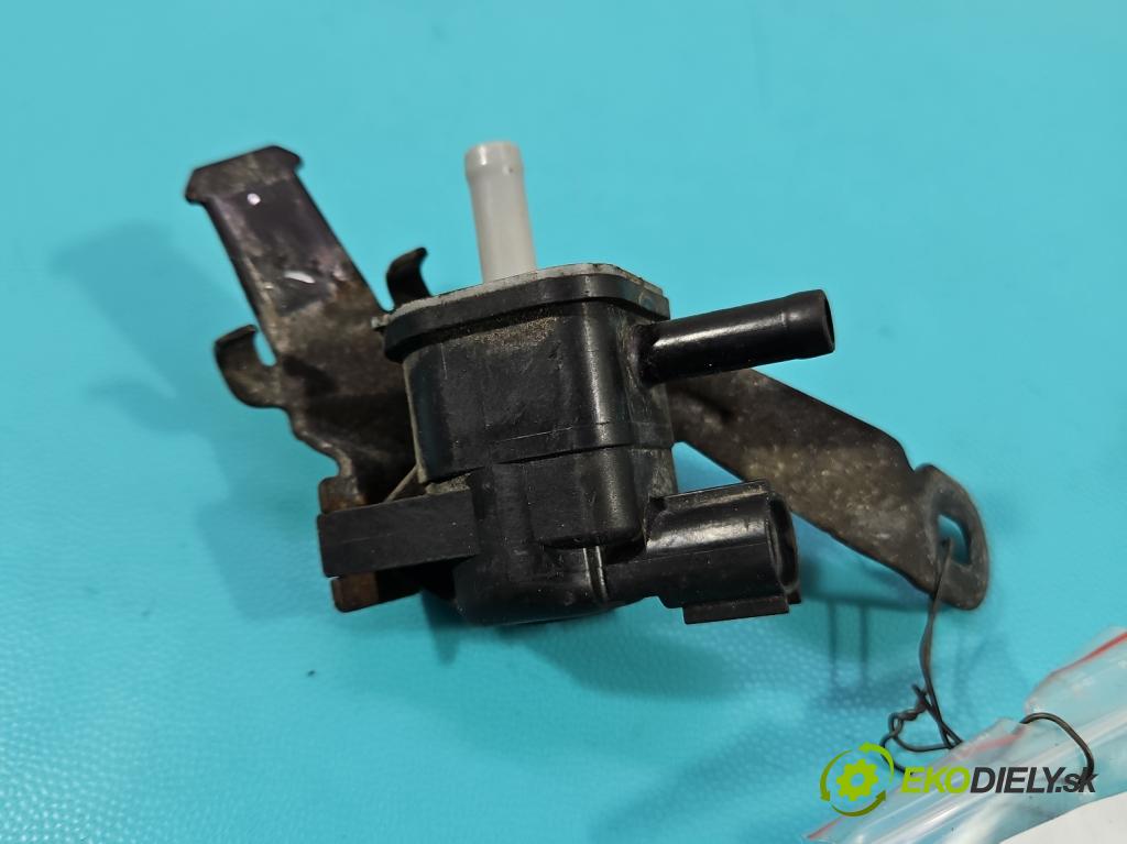 Toyota Yaris III 2011-2020 1.3 vvti 99 HP manual 73 kW 1329 cm3 5- ventil podtlaku  (Ventil)