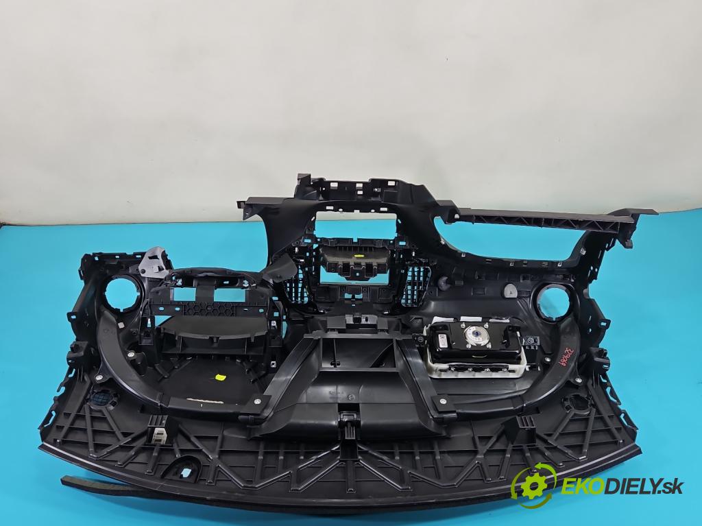 Renault Captur I 2013-2019 0.9 Tce 90 hp manual 66 kW 898 cm3 5- kokpit,přistrojova deska