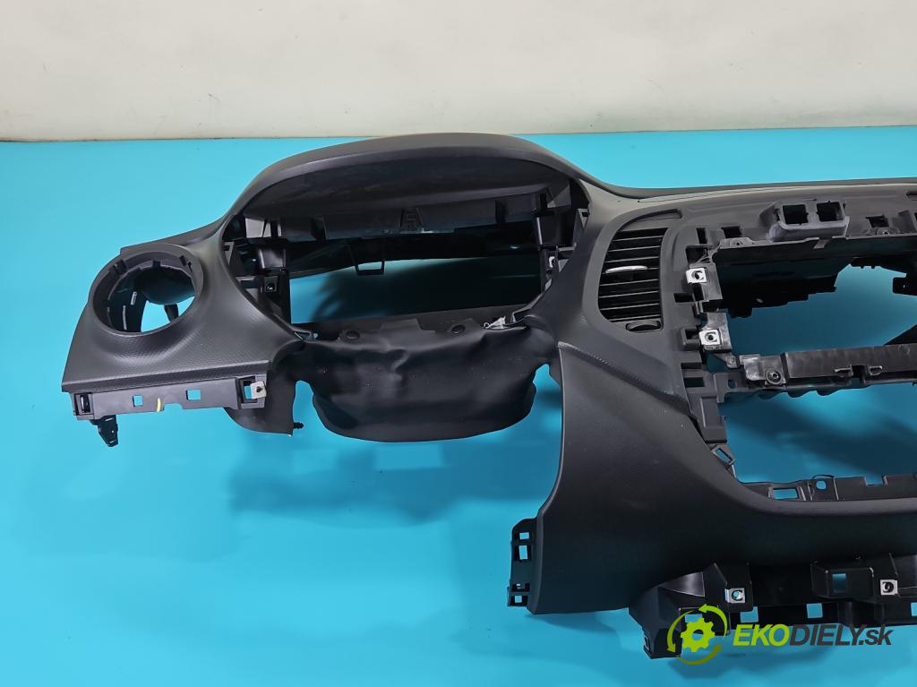Renault Captur I 2013-2019 0.9 Tce 90 hp manual 66 kW 898 cm3 5- kokpit,přistrojova deska
