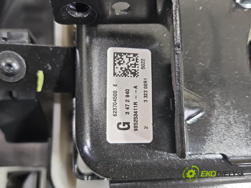 Renault Captur I 2013-2019 0.9 Tce 90 hp manual 66 kW 898 cm3 5- kokpit,přistrojova deska