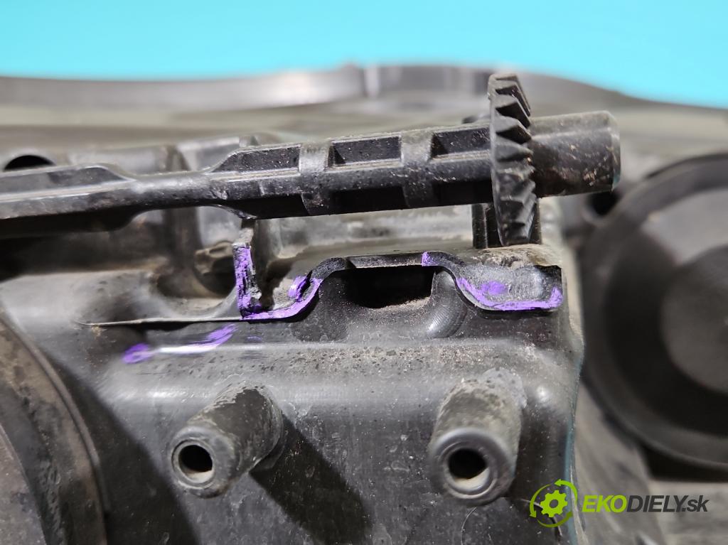 Audi A6 C7 2011-2018 2.0 TFSI 179KM automatic 132 kW 1984 cm3 4- světlo levý  (Klika dveří ostatní)