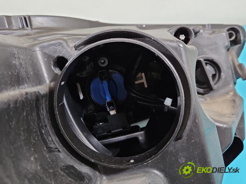 Audi A6 C7 2011-2018 2.0 TFSI 179KM automatic 132 kW 1984 cm3 4- světlo levý  (Klika dveří ostatní)