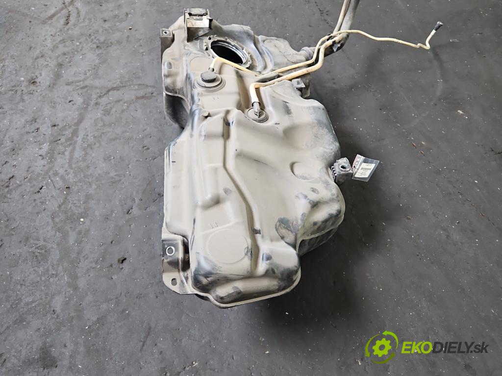 Seat Arona 2017- 1.0 TSI 110 HP manual 81 kW 999 cm3 5- Nádrž: palivo 2Q0201021KF (Palivová nádrž)