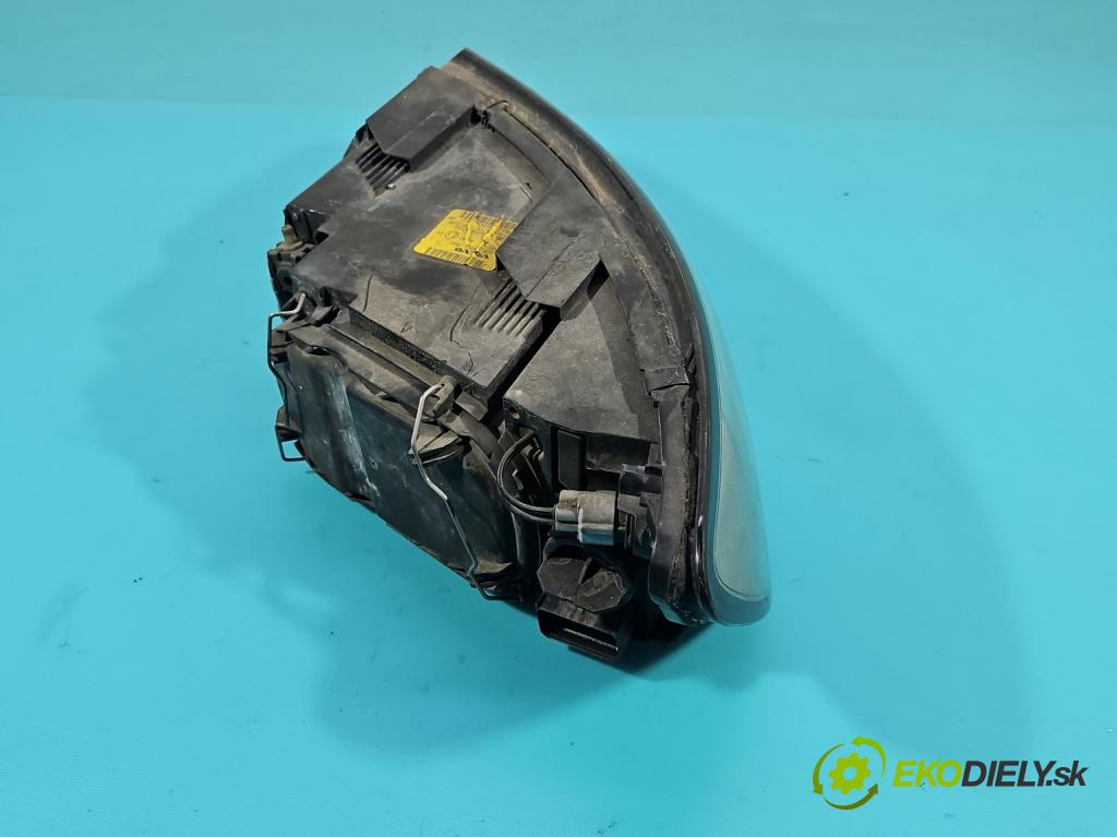 Volvo V50 2.0d 136 HP manual 100 kW 1997 cm3 5- Reflektor: pravý 30698886 (Svetlo predné pravé)