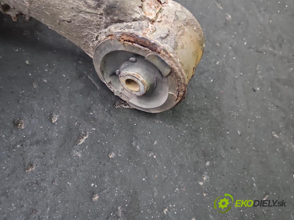 Toyota Yaris II 2005-2011 1.4 D4D 90 hp manual 66 kW 1364 cm3 5- zadní výztuha  (Výztuhy zadní)