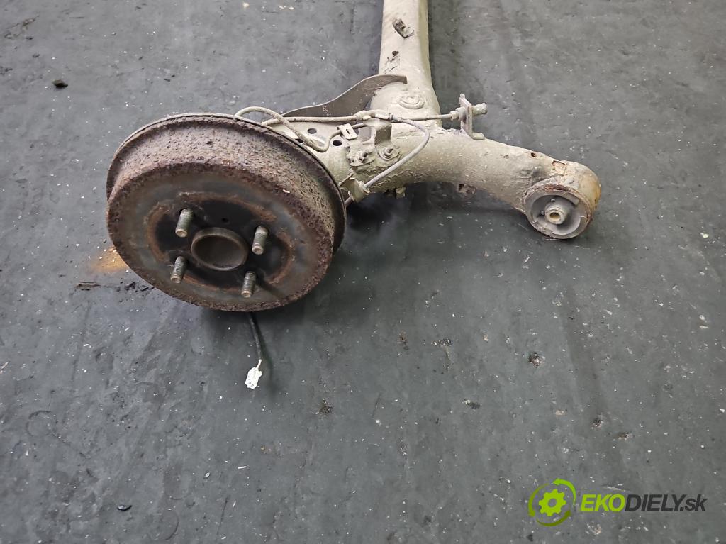 Toyota Yaris II 2005-2011 1.4 D4D 90 hp manual 66 kW 1364 cm3 5- zadní výztuha  (Výztuhy zadní)