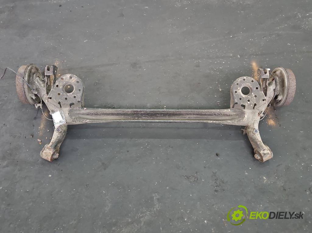 Toyota Yaris II 2005-2011 1.4 D4D 90 hp manual 66 kW 1364 cm3 5- zadní výztuha  (Výztuhy zadní)