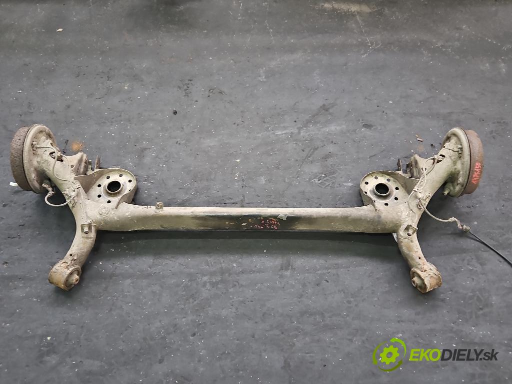 Toyota Yaris II 2005-2011 1.4 D4D 90 hp manual 66 kW 1364 cm3 5- zadní výztuha  (Výztuhy zadní)