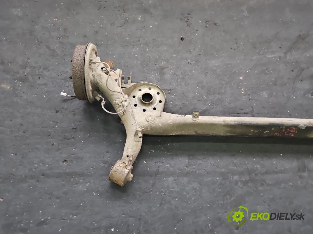 Toyota Yaris II 2005-2011 1.4 D4D 90 hp manual 66 kW 1364 cm3 5- zadní výztuha  (Výztuhy zadní)