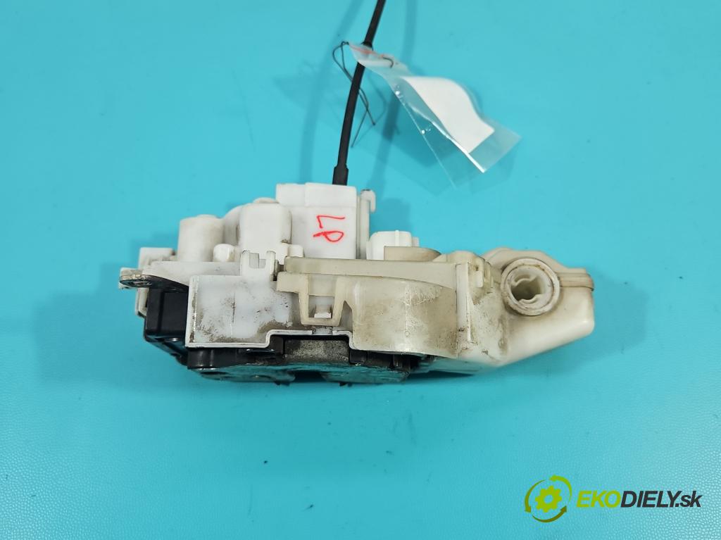 Alfa romeo 159 1.9 jtd 150 HP manual 110 kW 1910 cm3 5- zámok predné ľavý