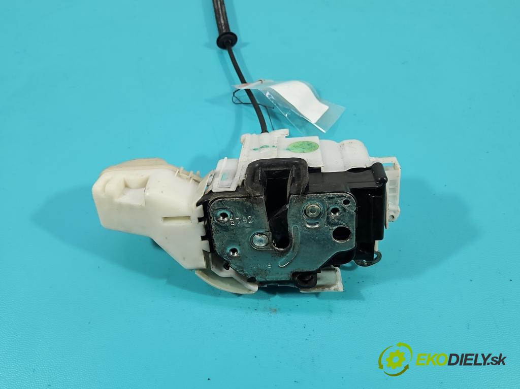 Alfa romeo 159 1.9 jtd 150 HP manual 110 kW 1910 cm3 5- zámok predné ľavý