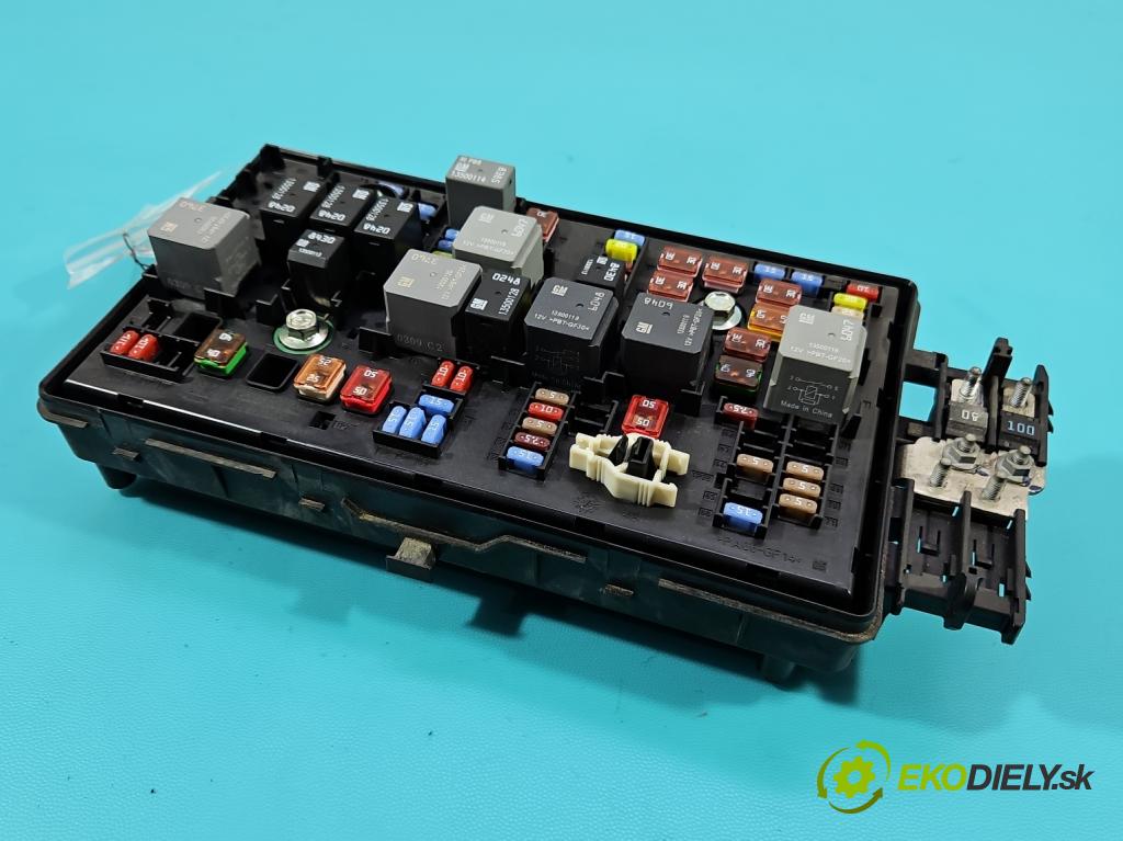 Opel Insignia A 2008-2017 2.0 cdti 131 hp manual 96 kW 1956 cm3 5- skříňka pojistková 13343479 (Pojistkové skříňky)