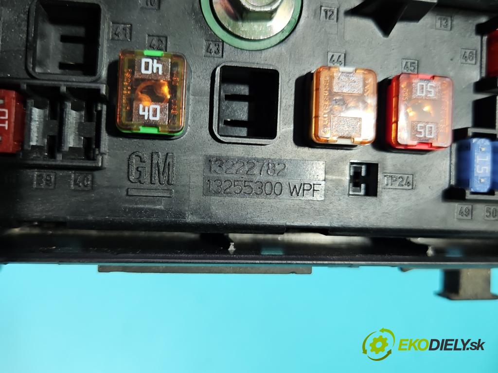 Opel Insignia A 2008-2017 2.0 cdti 131 hp manual 96 kW 1956 cm3 5- skříňka pojistková 13343479 (Pojistkové skříňky)