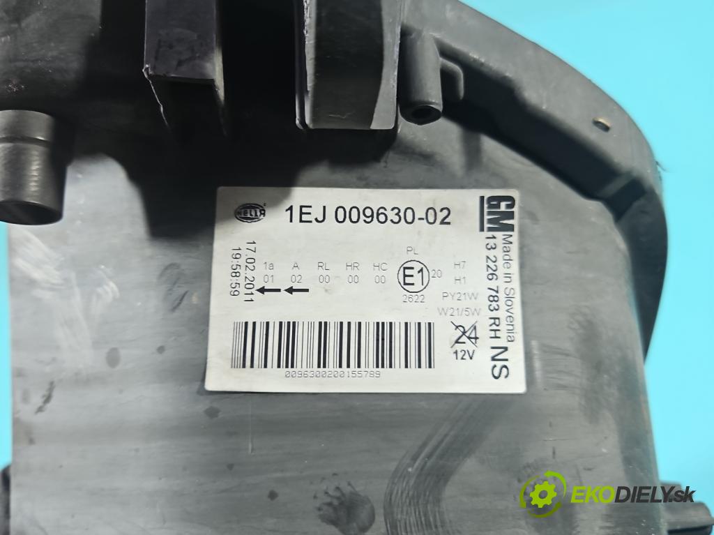 Opel Insignia A 2008-2017 2.0 cdti 131 HP manual 96 kW 1956 cm3 5- Reflektor: pravý 13226783 (Svetlo predné pravé)