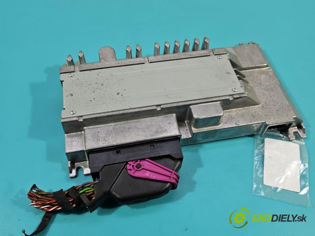 Skoda Superb III 2015-2024 2.0 TDI 190 HP automatic 140 kW 1968 cm3 5- Zesilovač: 81A035223 (Zosilňovač)