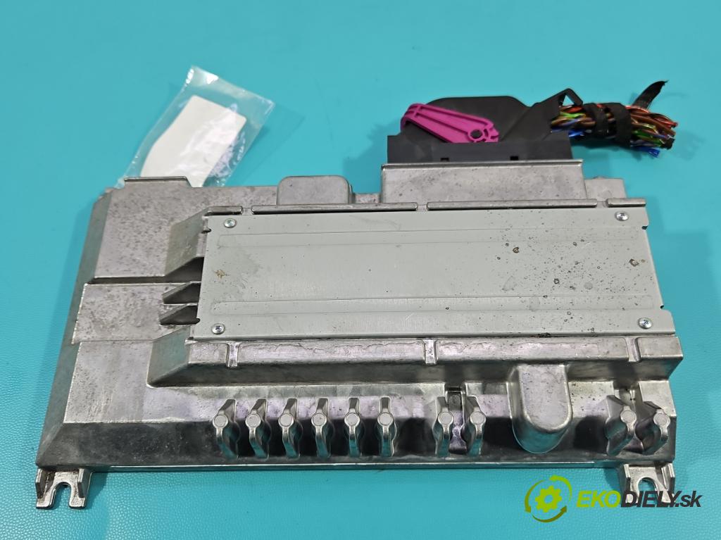 Skoda Superb III 2015-2024 2.0 TDI 190 HP automatic 140 kW 1968 cm3 5- Zesilovač: 81A035223 (Zosilňovač)