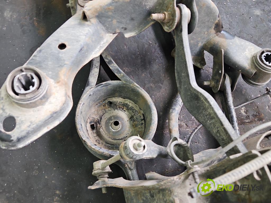 Ford Mondeo Mk4 2007-2014 1.6 16V 125 hp manual 92 kW 1596 cm3 5- zadní výztuha  (Zadní výztuha)