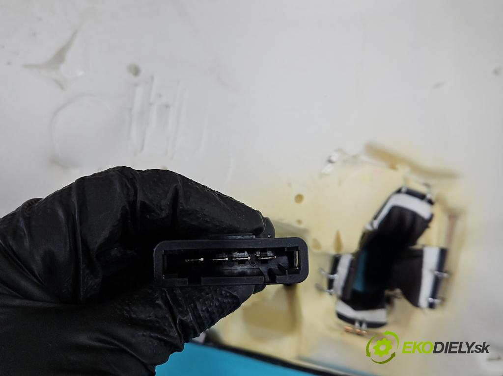 Skoda Superb III 2015-2024 2.0 TDI 190 HP automatic 140 kW 1968 cm3 5- Pohovka: zadné 3V0963561K (Sedadlo)