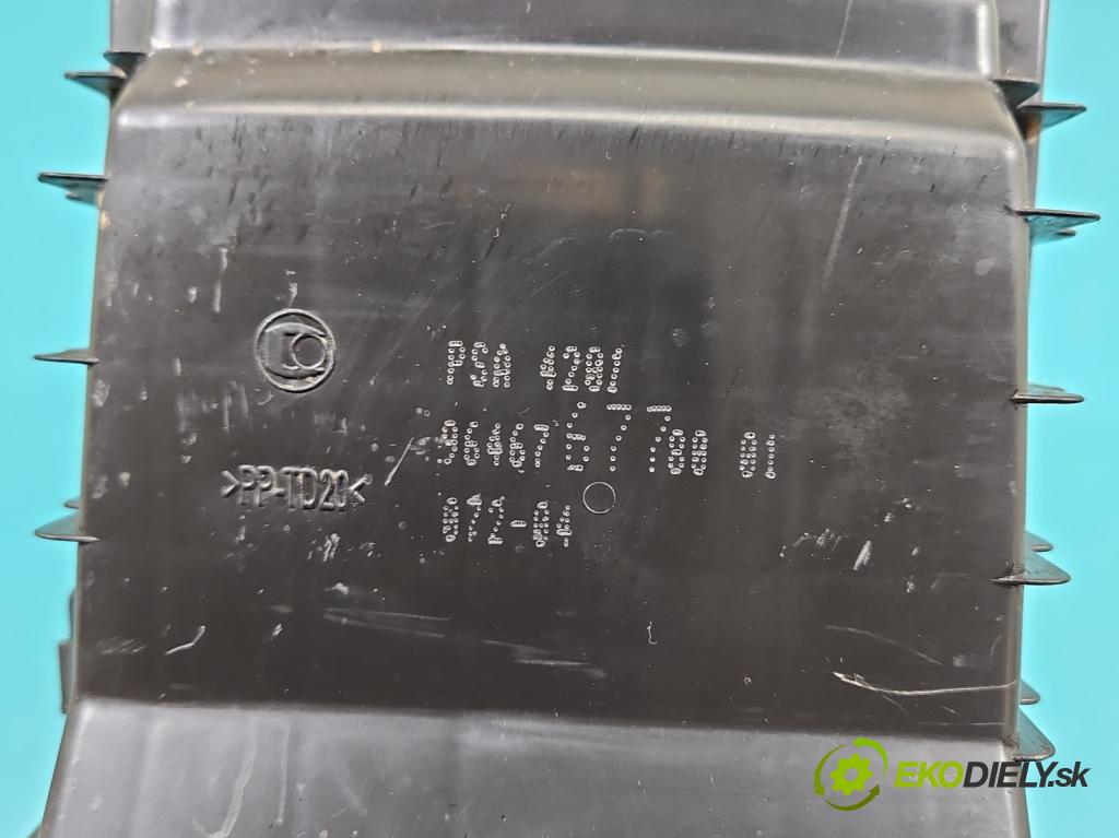 Peugeot 407 2.2 16V 158 HP manual 116 kW 2230 cm3 4- obal filtra vzduchu 9646767780 (Obal vzduchového filtra)