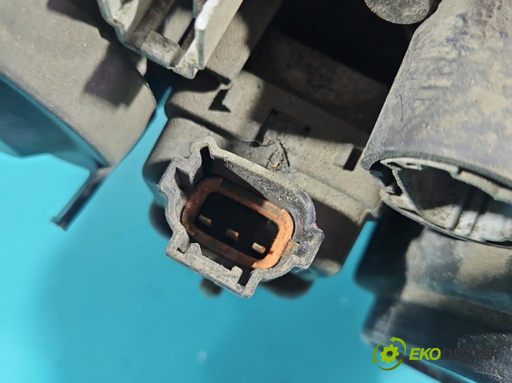 Nissan Primera P11 1996-2002 1.6 16V 99 hp manual 73 kW 1597 cm3 5- světlo levý  (Klika dveří ostatní)