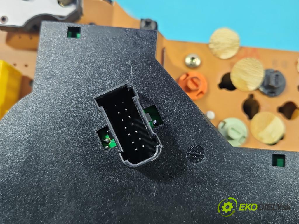 Audi 80 B4 1991-1994 2.0 90 HP manual 66 kW 1984 cm3 4- prístrojovka/ budíky 8A0919033CA (Prístrojová doska)