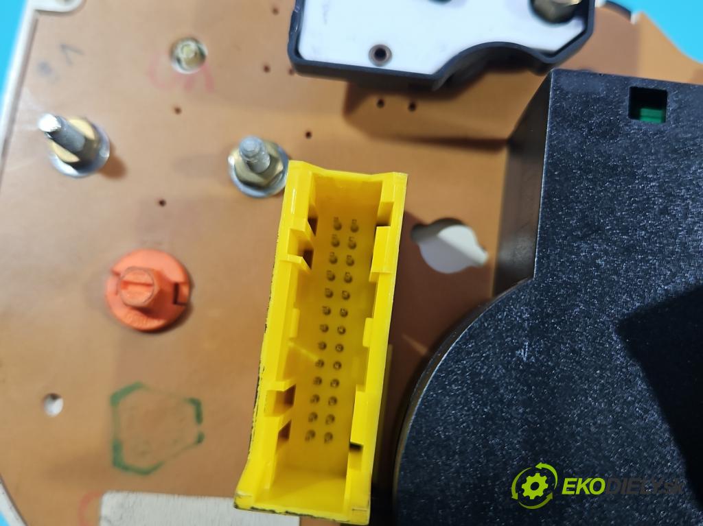 Audi 80 B4 1991-1994 2.0 90 HP manual 66 kW 1984 cm3 4- prístrojovka/ budíky 8A0919033CA (Prístrojová doska)