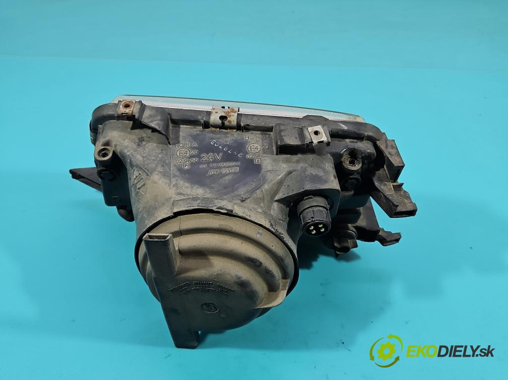 Audi 80 B4 1991-1994 2.0 90 HP manual 66 kW 1984 cm3 4- Reflektor: pravý  (Svetlo predné pravé)