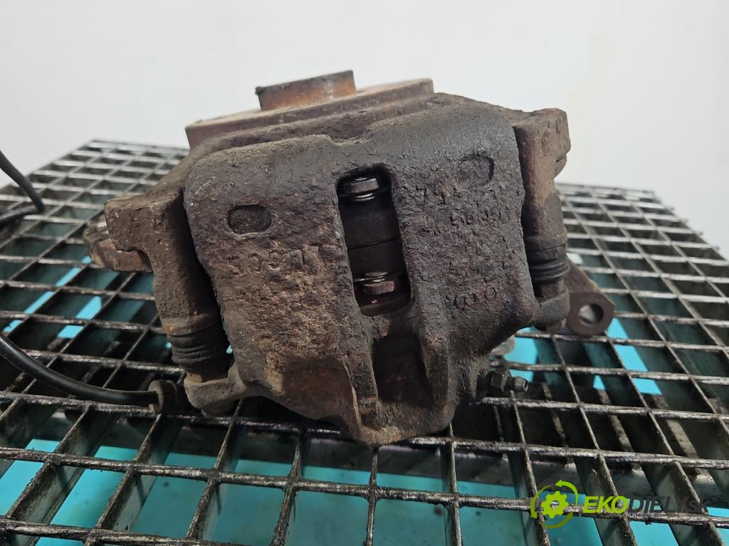 Audi 80 B4 1991-1994 2.0 90 HP manual 66 kW 1984 cm3 4- brzdič predné ľavý  (Kľučka dverí ostatné)