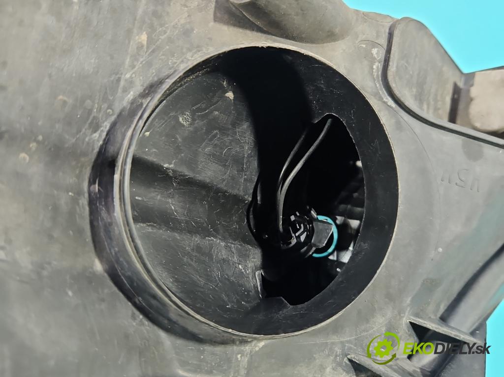 Fiat Scudo II 2006-2016 2.0 jtd 136 HP manual 100 kW 1997 cm3 5- Reflektor: pravý 89902604 (Svetlo predné pravé)