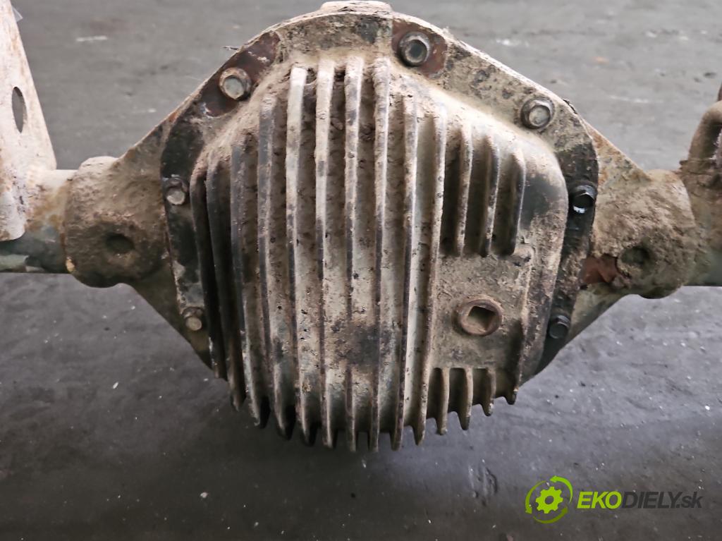 Ssangyong Rexton I 2001-2017 2.7 XDI 165 HP automatic 121 kW 2696 cm3 5- Most: zadní: