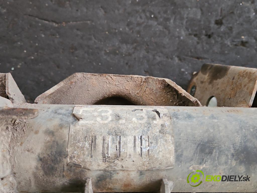 Ssangyong Rexton I 2001-2017 2.7 XDI 165 HP automatic 121 kW 2696 cm3 5- Most: zadní: