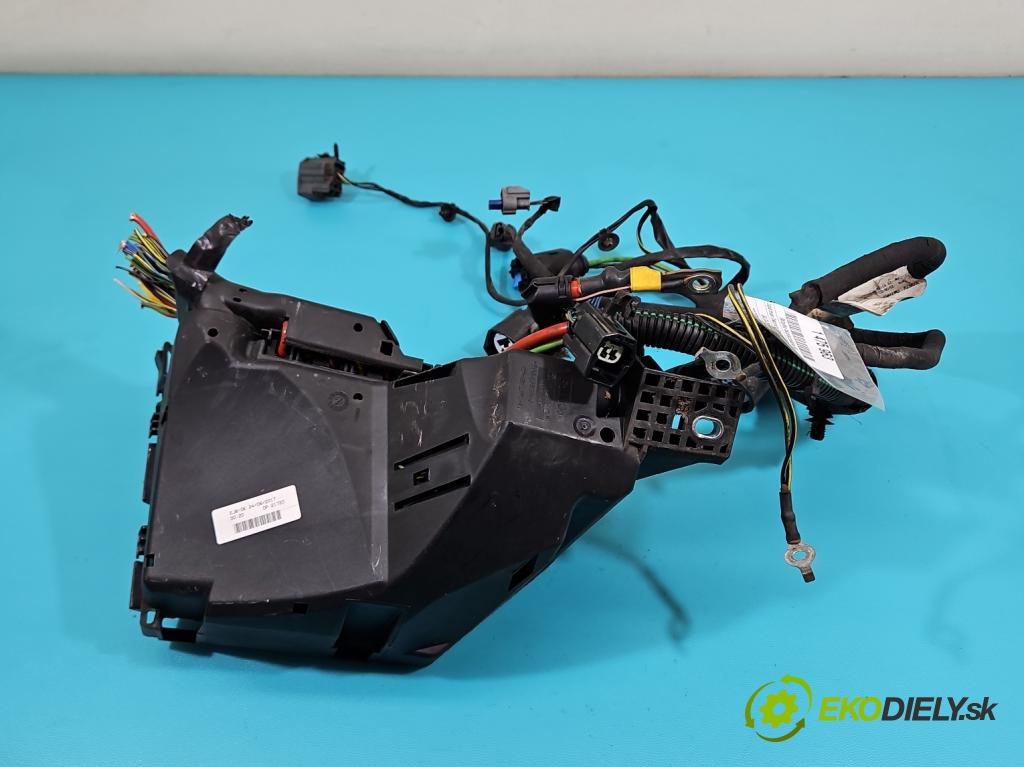 Land rover Discovery Sport 2014-2019 L550 2.0 Td 179KM automatic 132 kW 1999 cm3 5- skříňka pojistková 6G9T-14A067-A (Pojistkové skříňky)