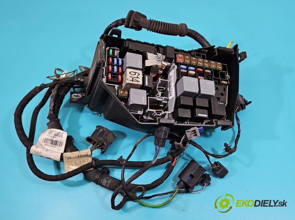 Land rover Discovery Sport 2014-2019 L550 2.0 Td 179KM automatic 132 kW 1999 cm3 5- skříňka pojistková 6G9T-14A067-A (Pojistkové skříňky)