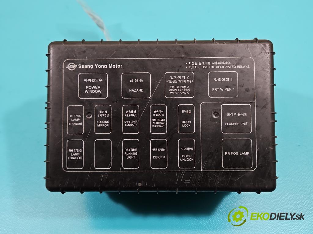 Ssangyong Rexton I 2001-2017 2.7 XDI 165 hp automatic 121 kW 2696 cm3 5- skříňka pojistková 82201-08144 (Pojistkové skříňky)