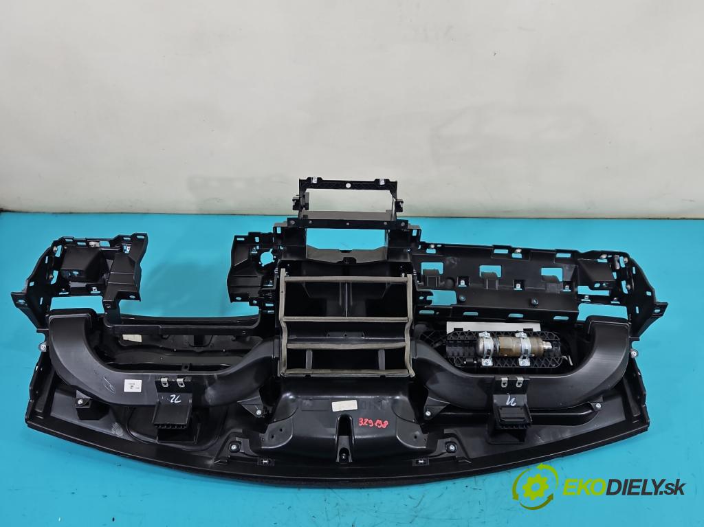 Land rover Discovery Sport 2014-2019 L550 2.0 Td 179KM automatic 132 kW 1999 cm3 5- kokpit,přistrojova deska