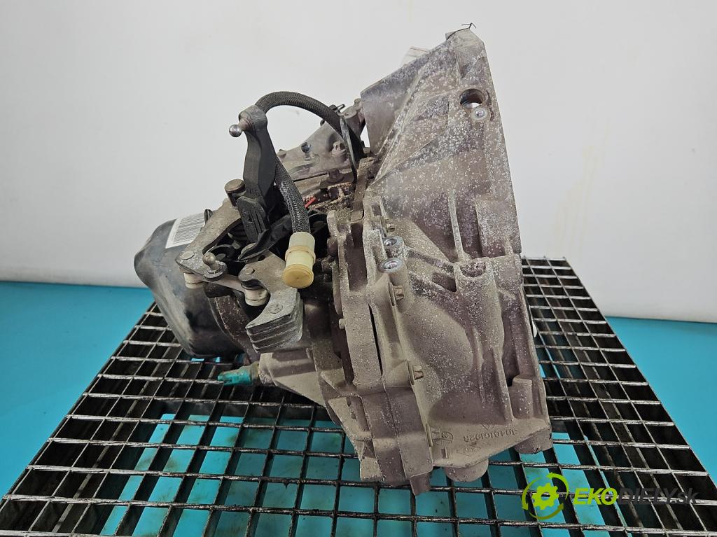 Dacia Sandero II 2012-2020 1.0 12V 73 HP manual 54 kW 999 cm3 5- prevodovka stupeň,rýchlosť manual JH3 397