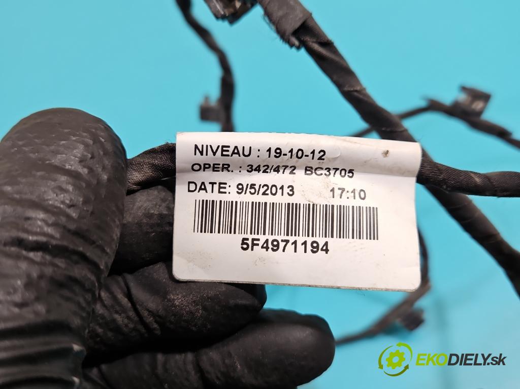 Seat Leon III 2012-2020 1.8 TSI 179KM automatic 132 kW 1798 cm3 5- snímač parkovaní: 5F4971194