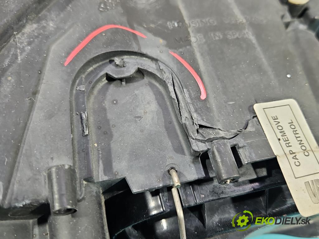 Seat Leon III 2012-2020 1.8 TSI 179KM automatic 132 kW 1798 cm3 5- světlo levý 5F1941005 (Klika dveří ostatní)