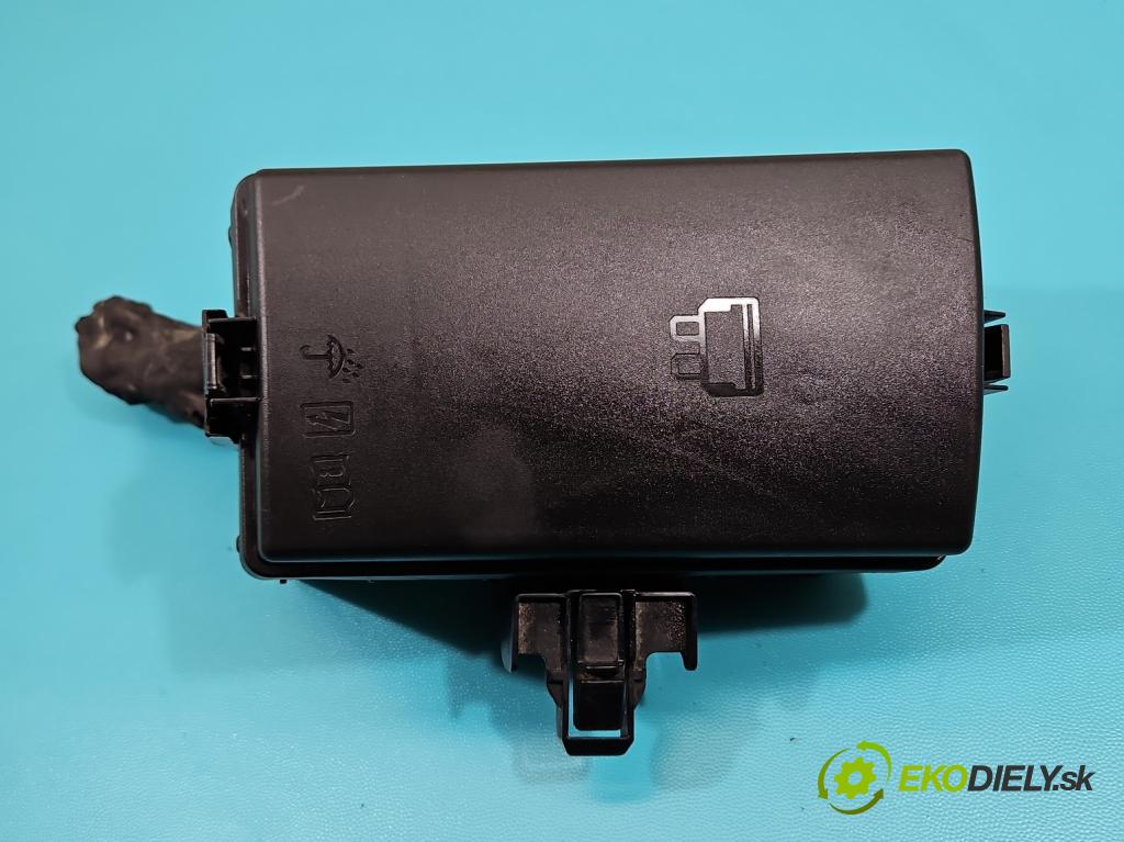 Seat Leon III 2012-2020 1.8 TSI 179KM automatic 132 kW 1798 cm3 5- skříňka pojistková 5Q0907361A (Pojistkové skříňky)