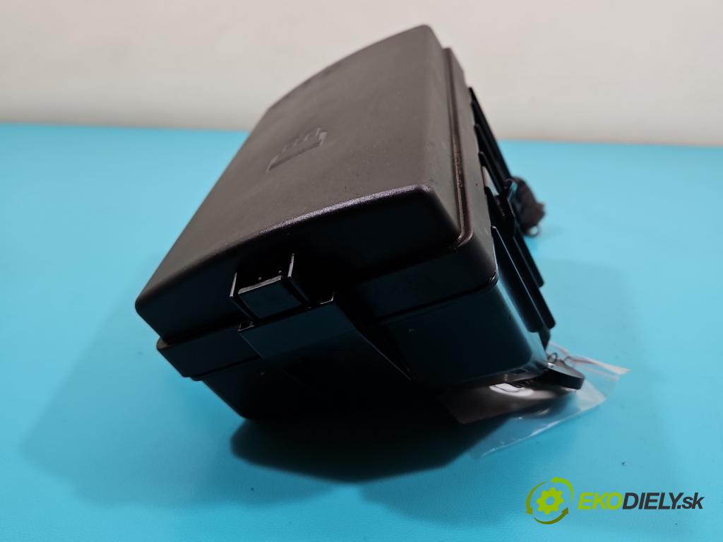 Seat Leon III 2012-2020 1.8 TSI 179KM automatic 132 kW 1798 cm3 5- skříňka pojistková 5Q0907361A (Pojistkové skříňky)