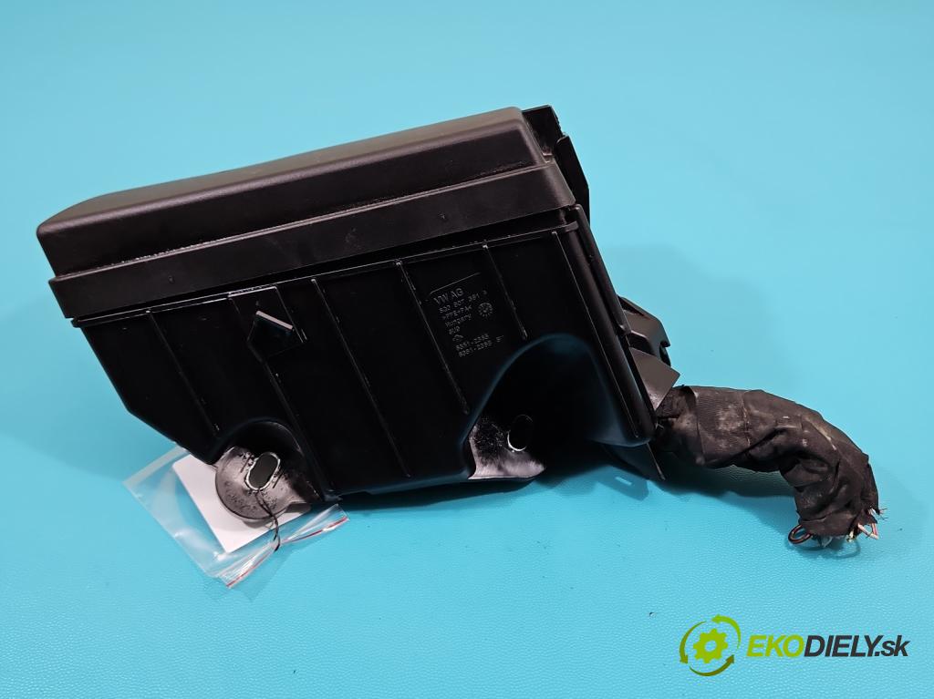 Seat Leon III 2012-2020 1.8 TSI 179KM automatic 132 kW 1798 cm3 5- skříňka pojistková 5Q0907361A (Pojistkové skříňky)