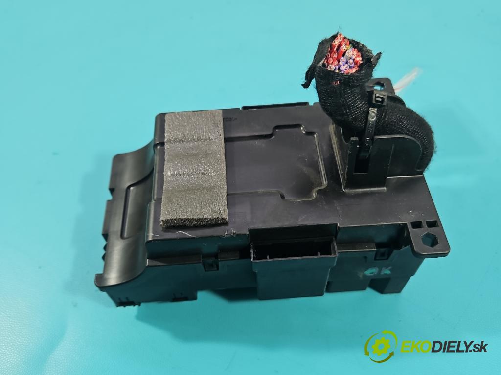 Opel Mokka A 2012-2019 1.6 cdti 136hp automatic 100 kW 1598 cm3 5- skříňka pojistková 621092611 (Pojistkové skříňky)