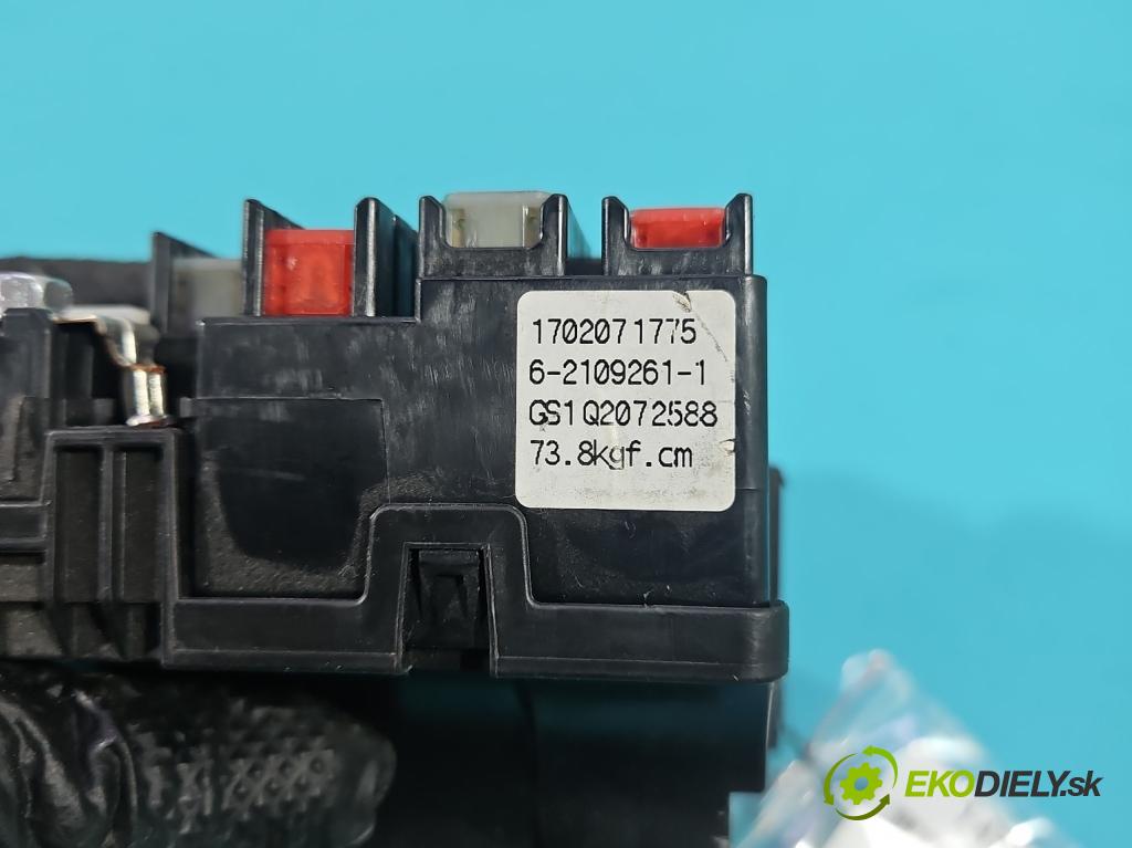 Opel Mokka A 2012-2019 1.6 cdti 136hp automatic 100 kW 1598 cm3 5- skříňka pojistková 621092611 (Pojistkové skříňky)