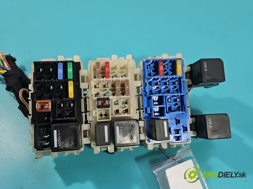 Land rover Discovery Sport 2014-2019 L550 2.0 Td 179KM automatic 132 kW 1999 cm3 5- skříňka pojistková  (Pojistkové skříňky)