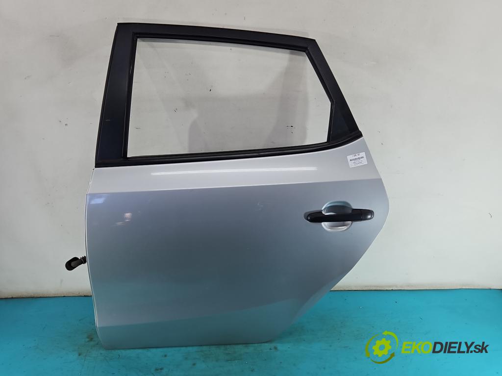 Hyundai I30 I 2007-2012 1.4 16V 109 hp manual 80,2 kW 1396 cm3 5- dveře zadní levé  (Klika dveří ostatní)