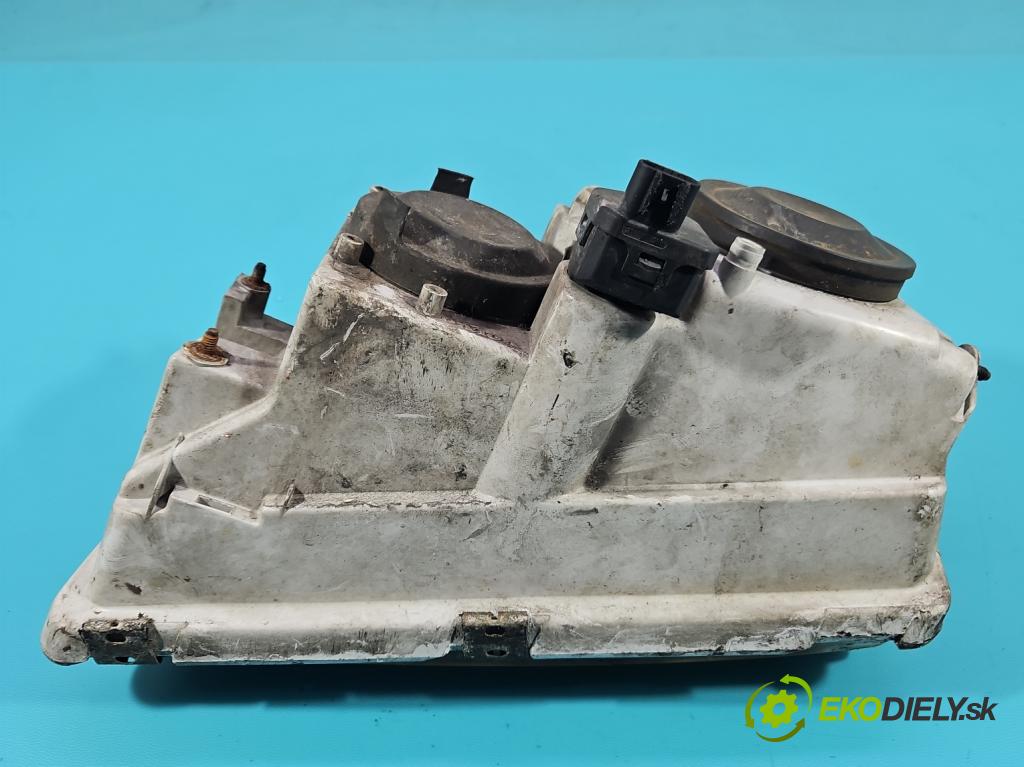 Volvo V40 I 1995-2004 1.8 16V 120 HP manual 88 kW 1783 cm3 5- Reflektor: pravý  (Svetlo predné pravé)