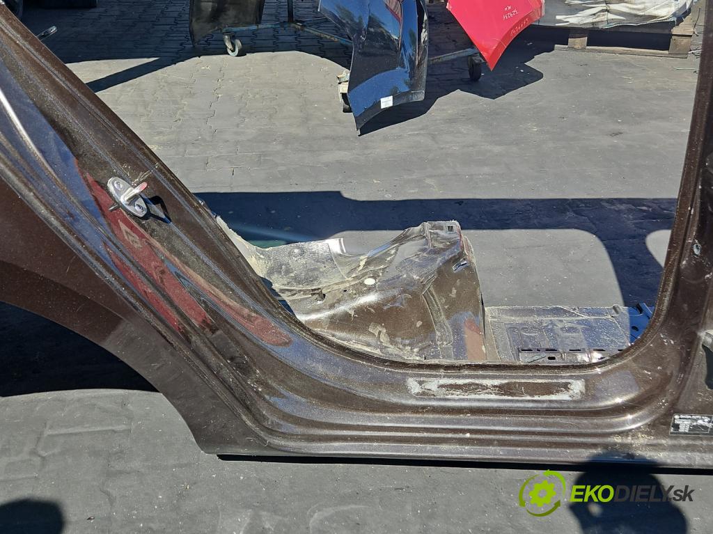 Skoda Superb III 2015-2024 2.0 TDI 190 hp automatic 140 kW 1968 cm3 5- práh pravý  (Karoserie ostatní)